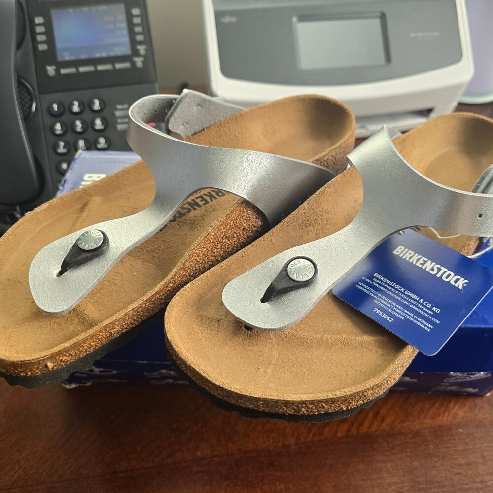 Birkenstock Silver Gizah US 7 - 7.5 Euro 38 NEW NIB Regular Fit Leather Sandal